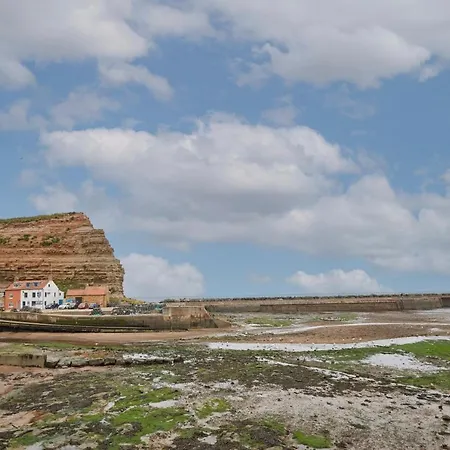 Host & Stay - Hampdon Cottage Staithes Exterior photo
