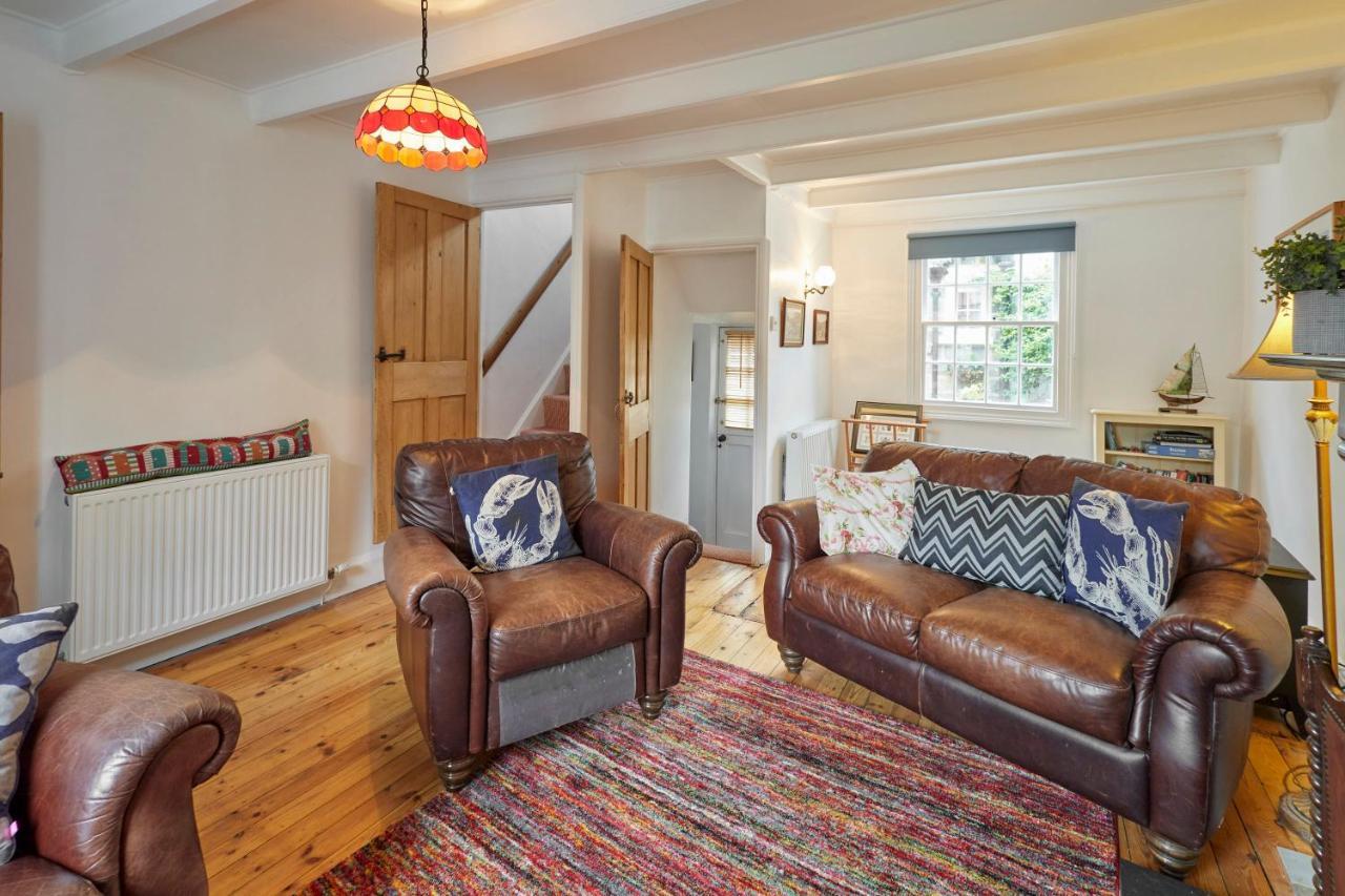 Host & - Hampdon * Staithes